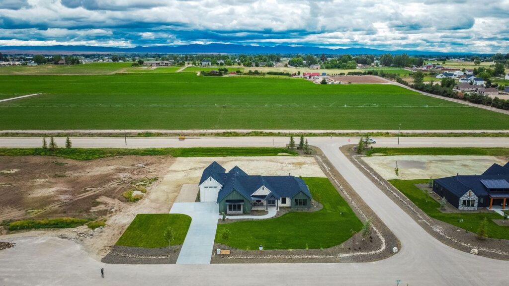 Custom-built home in Treasure Valley, Idaho
