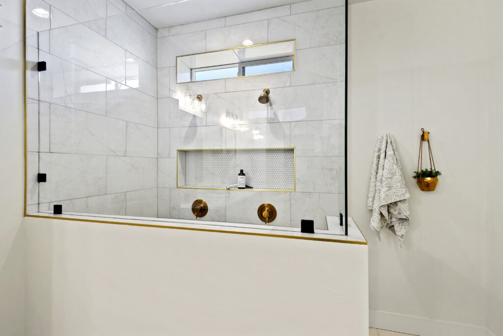 026_Bathroom