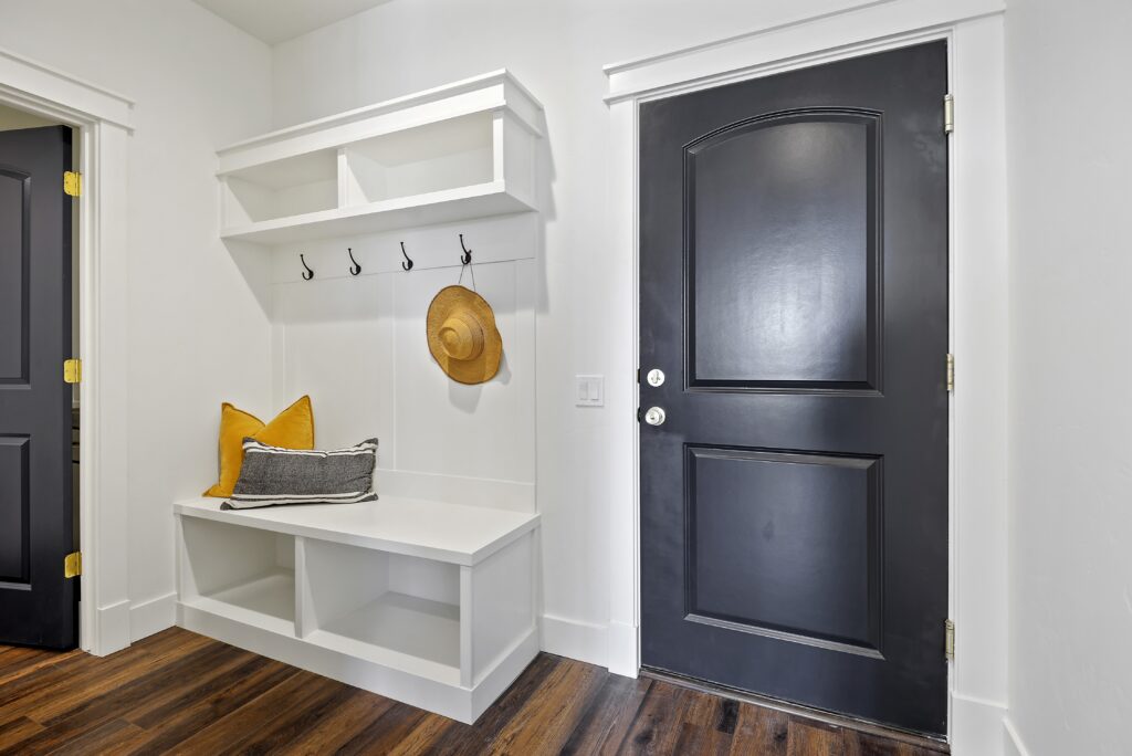 036_Mud Room