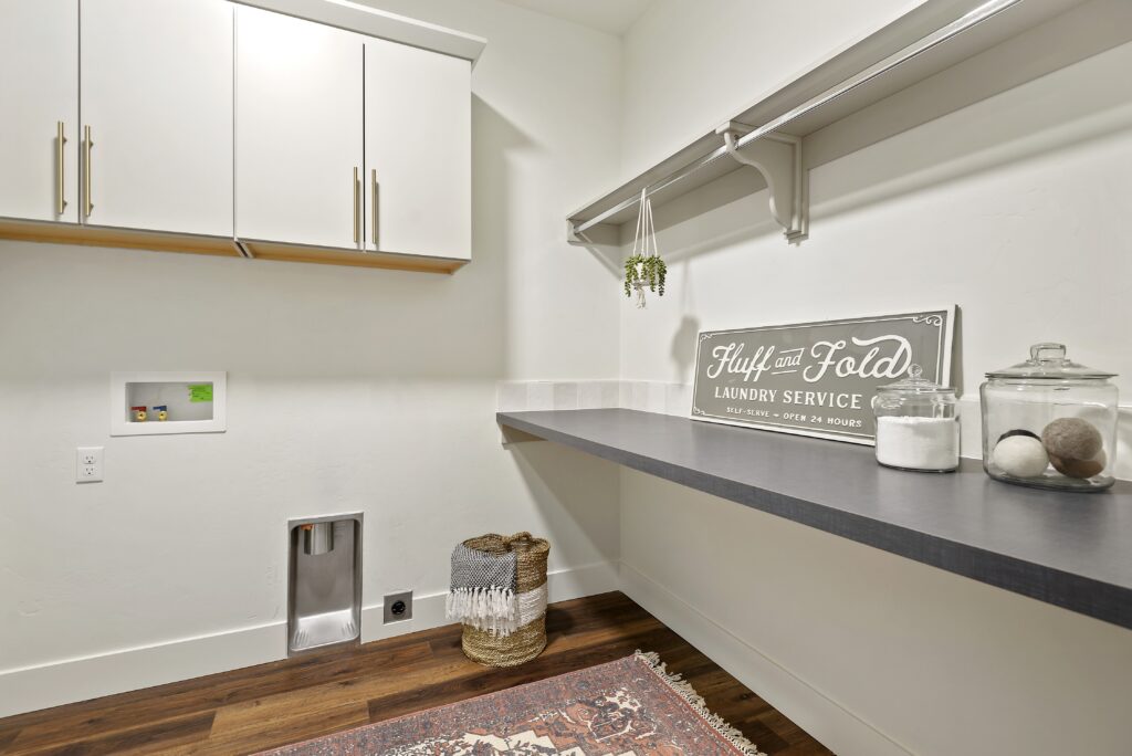 038_Laundry Area
